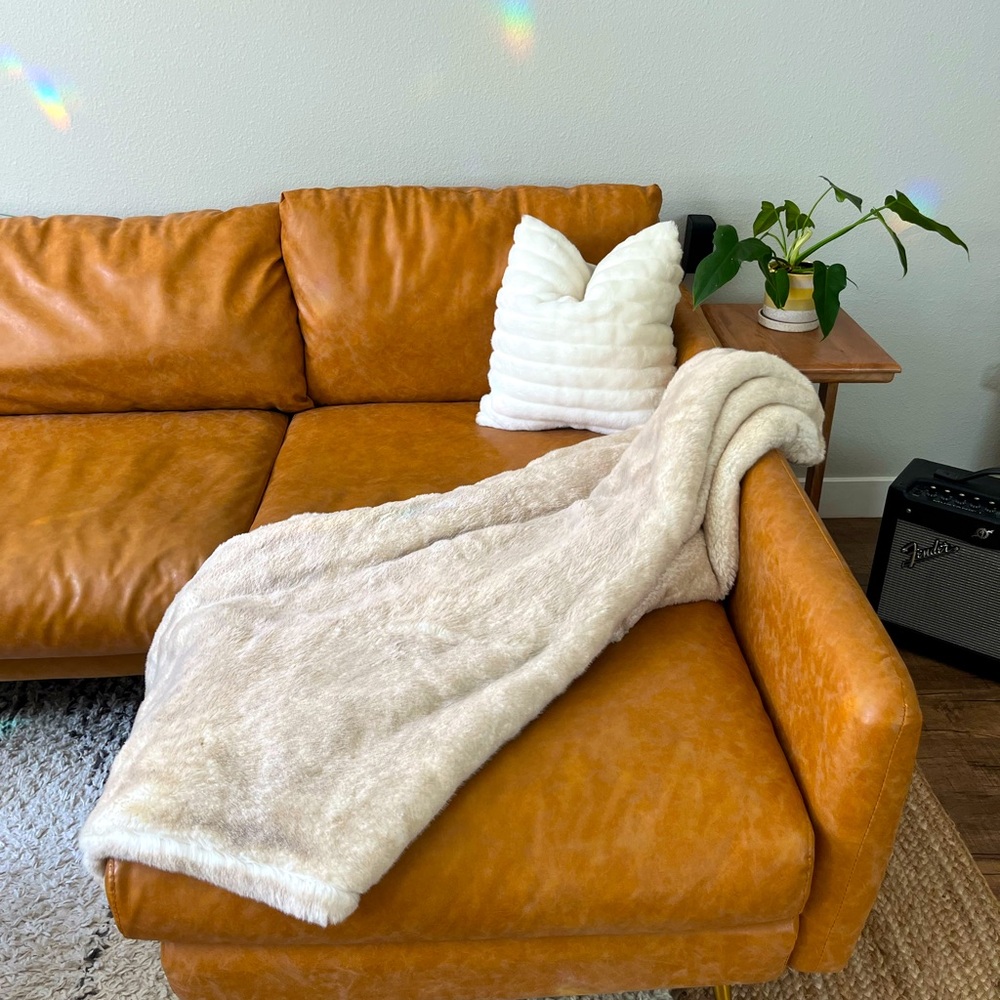 UGG Faux Fur Throw - Cream/Beige/Taupe